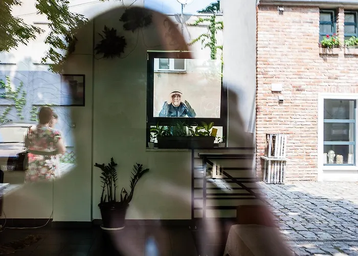 Hart & Art Gallery *