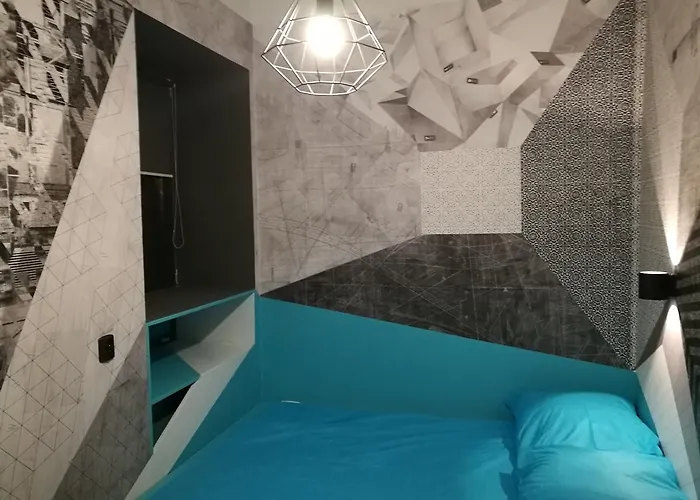 Hart & Art Gallery Хостел *