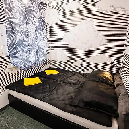 Hostel Hart & Art Gallery *