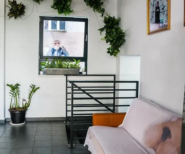 Hart & Art Gallery Hostel