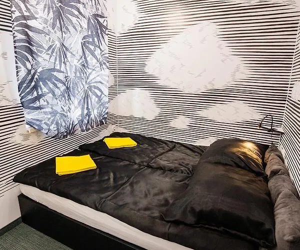 Hostel Hart & Art Gallery *