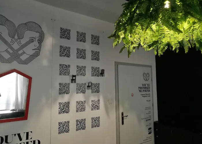 Hostel Hart & Art Gallery *